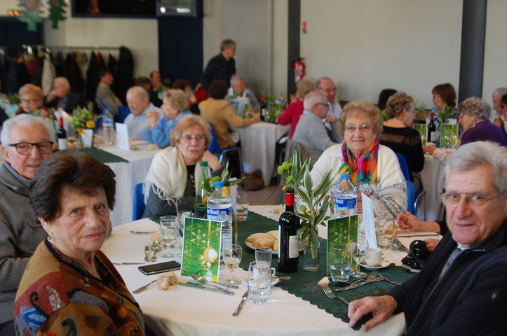 aller vers Seniors Repas de Noël